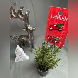 🎄❤️🎄 HOST PICK 🎉🎉6 NEW Red Pickup Truck Enamel 3 Packages 2 Buttons NWT